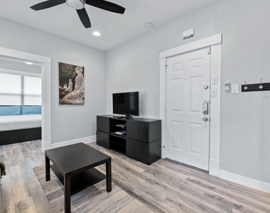 412 Drew Street - Photo Thumbnail 2