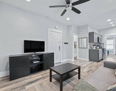 412 Drew Street - Photo Thumbnail 1