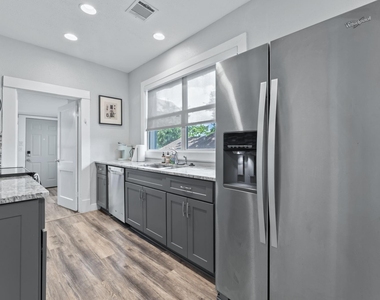 412 Drew Street - Photo Thumbnail 4