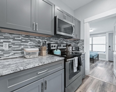 412 Drew Street - Photo Thumbnail 5