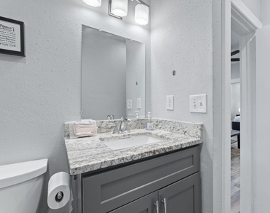 412 Drew Street - Photo Thumbnail 10