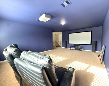 2814 Ridgeglen Lane - Photo Thumbnail 4