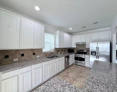 2814 Ridgeglen Lane - Photo Thumbnail 19