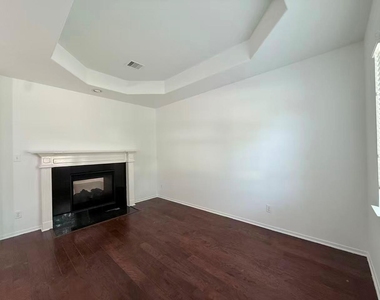 2814 Ridgeglen Lane - Photo Thumbnail 7