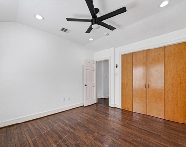 7030 Sidney Street - Photo Thumbnail 21