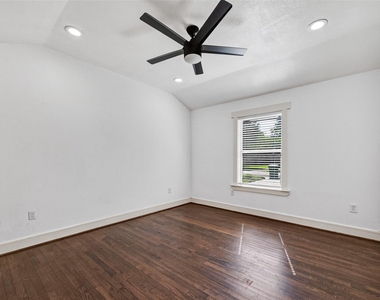 7030 Sidney Street - Photo Thumbnail 20