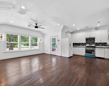 7030 Sidney Street - Photo Thumbnail 7