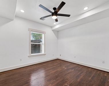7030 Sidney Street - Photo Thumbnail 25