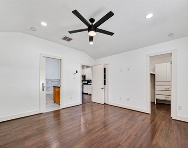 7030 Sidney Street - Photo Thumbnail 14