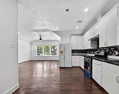 7030 Sidney Street - Photo Thumbnail 12