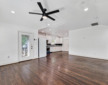 7030 Sidney Street - Photo Thumbnail 6