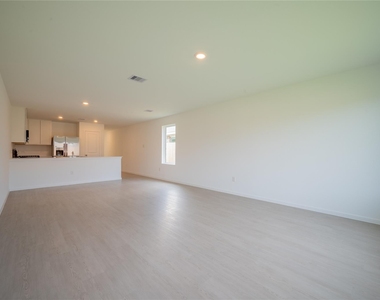 6147 Sunburst Scarlet Street - Photo Thumbnail 6