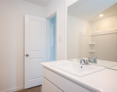 6147 Sunburst Scarlet Street - Photo Thumbnail 24