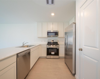 6147 Sunburst Scarlet Street - Photo Thumbnail 17