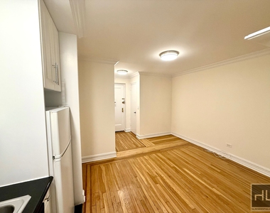 East 51 Street - Photo Thumbnail 1
