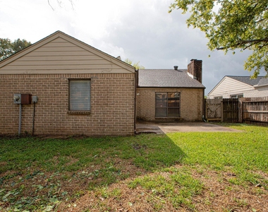 16042 Bear Hill Drive - Photo Thumbnail 33
