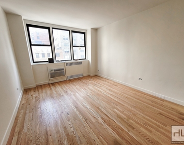 East 79th Street - Photo Thumbnail 2