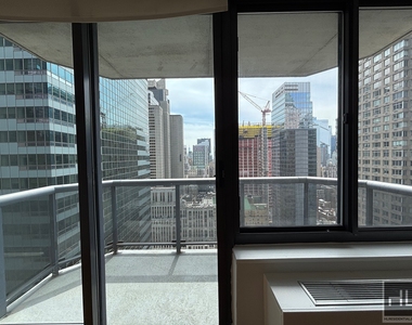 West 48th Street - Photo Thumbnail 7