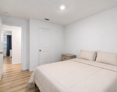 26918 Winward Creek Trail - Photo Thumbnail 17