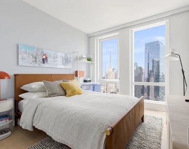West 38th Street - Photo Thumbnail 1