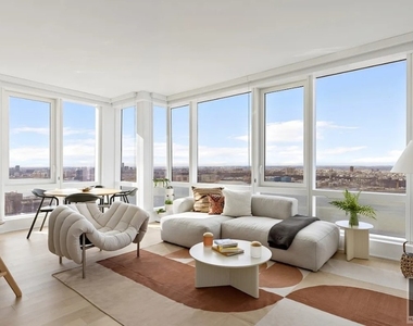 West 38th Street - Photo Thumbnail 2