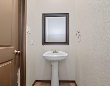 804 Pearl River Drive - Photo Thumbnail 20