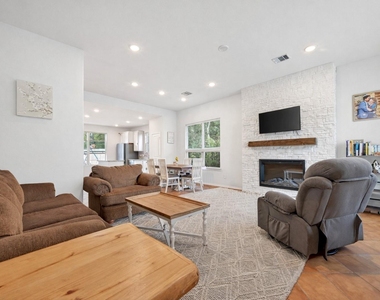 804 Pearl River Drive - Photo Thumbnail 9