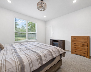 804 Pearl River Drive - Photo Thumbnail 29