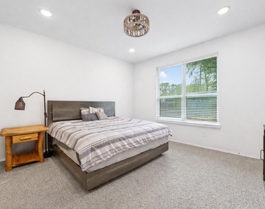 804 Pearl River Drive - Photo Thumbnail 28