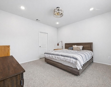 804 Pearl River Drive - Photo Thumbnail 30