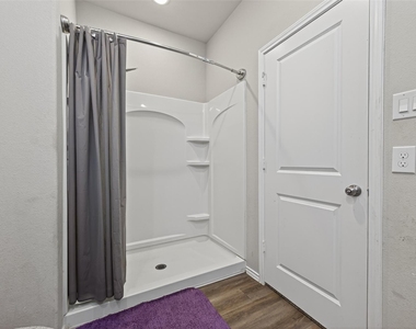 804 Pearl River Drive - Photo Thumbnail 17