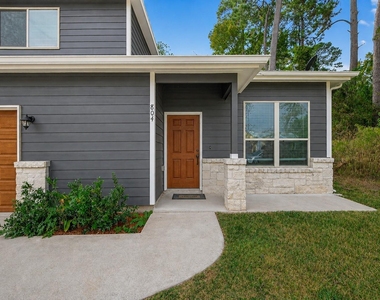 804 Pearl River Drive - Photo Thumbnail 2