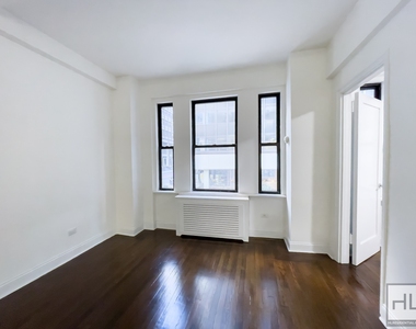 East 46 Street - Photo Thumbnail 1