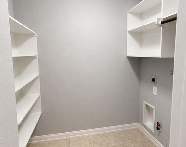 2310 Corry Crest Circle - Photo Thumbnail 8
