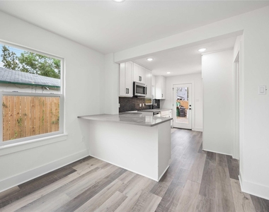 3405 Mount Pleasant Street - Photo Thumbnail 5