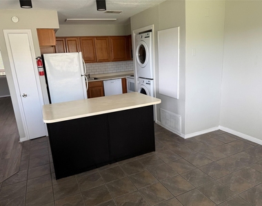 6107 Snug Harbor Boulevard - Photo Thumbnail 9