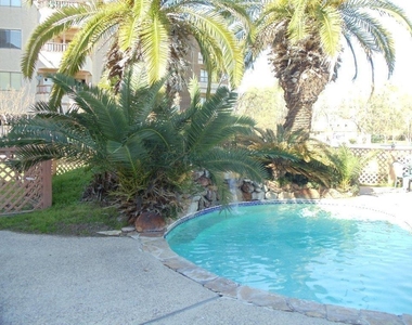 6107 Snug Harbor Boulevard - Photo Thumbnail 4