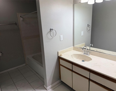6107 Snug Harbor Boulevard - Photo Thumbnail 10