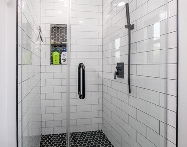 712 Clarence Street - Photo Thumbnail 24