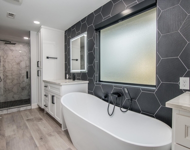 712 Clarence Street - Photo Thumbnail 21