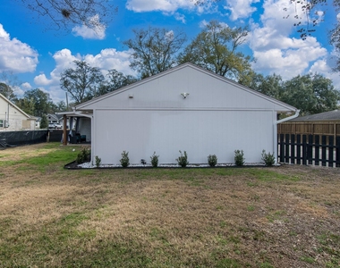 712 Clarence Street - Photo Thumbnail 40