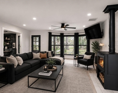 712 Clarence Street - Photo Thumbnail 7