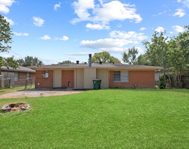 8410 Bob White Drive - Photo Thumbnail 10