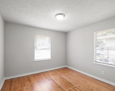 8410 Bob White Drive - Photo Thumbnail 5