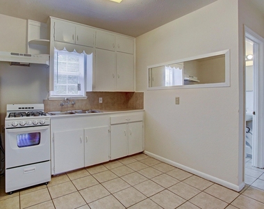 2202 Park Street - Photo Thumbnail 3