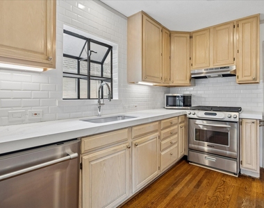 2324 Goldsmith Street - Photo Thumbnail 4