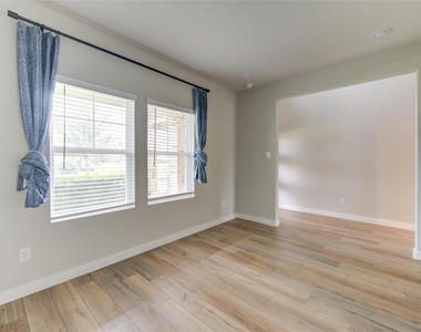6027 Jenna Way - Photo Thumbnail 6