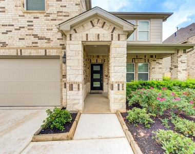 6027 Jenna Way - Photo Thumbnail 4