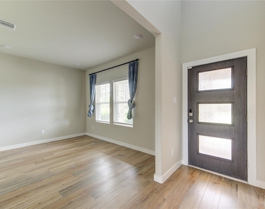 6027 Jenna Way - Photo Thumbnail 7