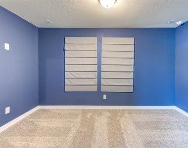 6027 Jenna Way - Photo Thumbnail 34